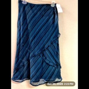 Nicely made blue skirt.